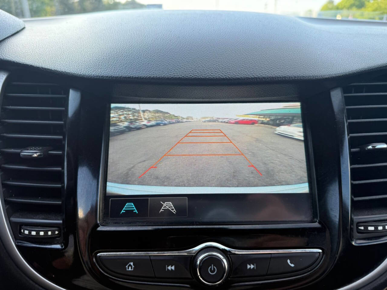 Used 2017 Chevrolet Trax LT w/ LT Convenience Package image 17