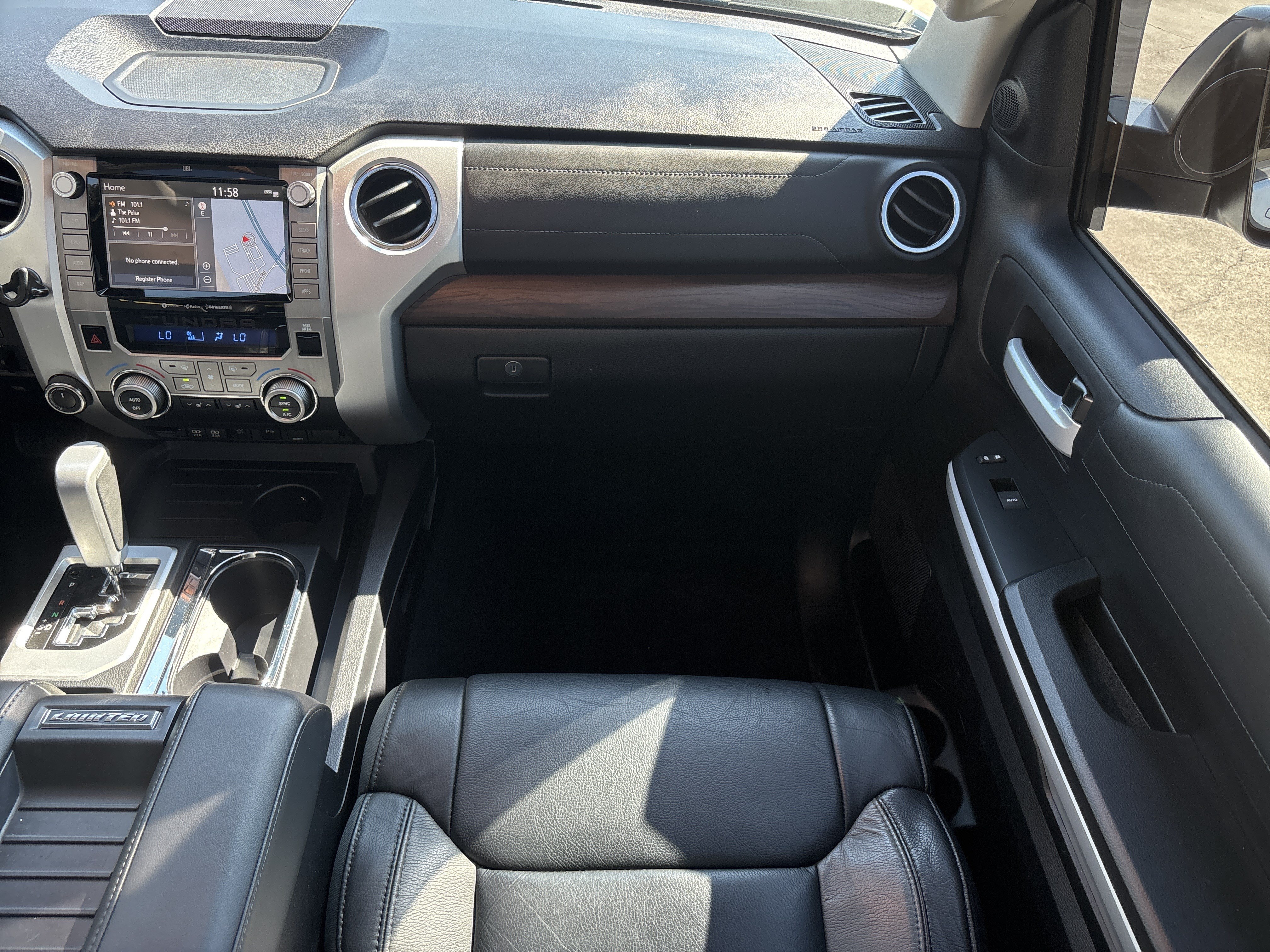 Used 2021 Toyota Tundra Limited w/ Limited Premium Package AWD/4WD image 17
