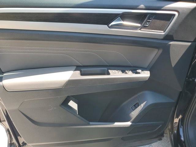 Used 2023 Volkswagen Atlas SE image 19