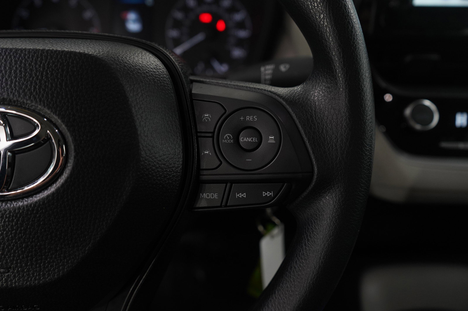 Used 2025 Toyota Corolla LE image 17