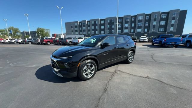 Used 2023 Chevrolet Blazer LT w/ Driver Confidence Package AWD/4WD image 4