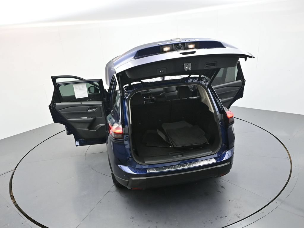 Used 2025 Nissan Rogue SV w/ SV Premium Package AWD/4WD image 37