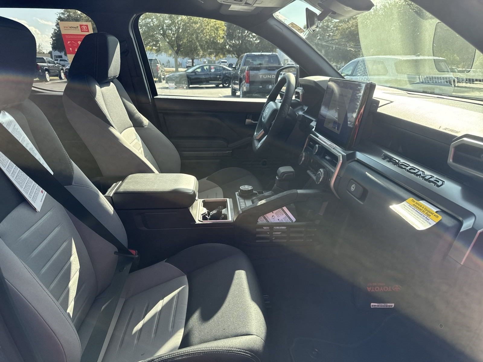 New 2024 Toyota Tacoma TRD Off-Road AWD/4WD image 32
