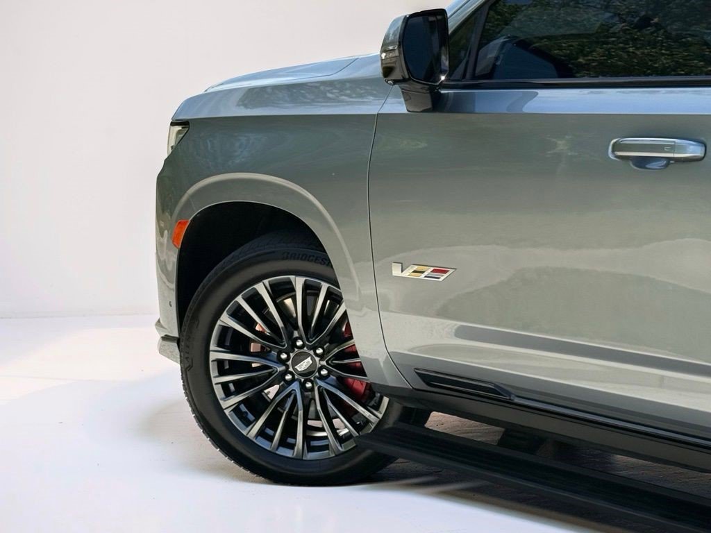 Certified 2024 Cadillac Escalade V w/ LPO, ONYX Package image 8