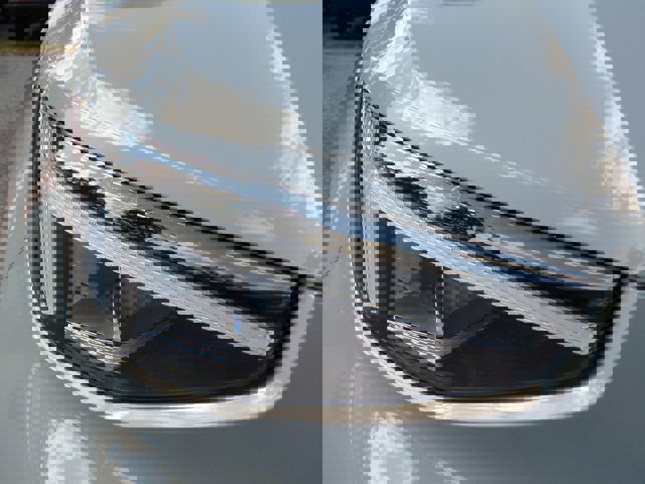 New 2025 Volvo XC40 B5 Core w/ Protection Package Premier image 10