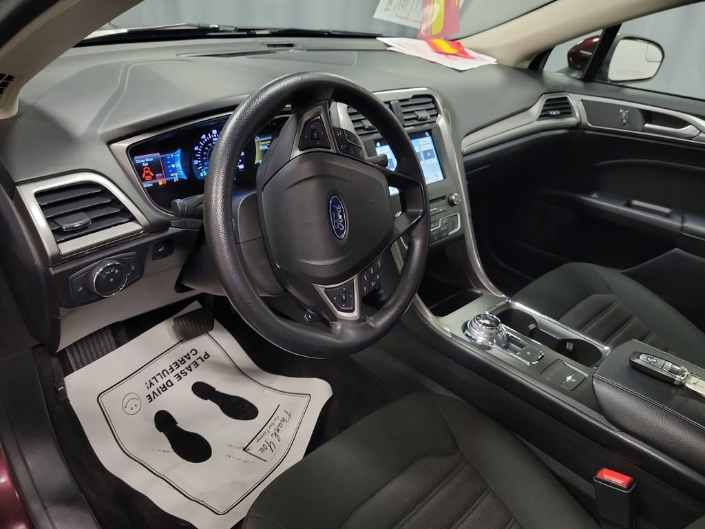 Used 2018 Ford Fusion SE w/ Fusion SE Technology Package image 13
