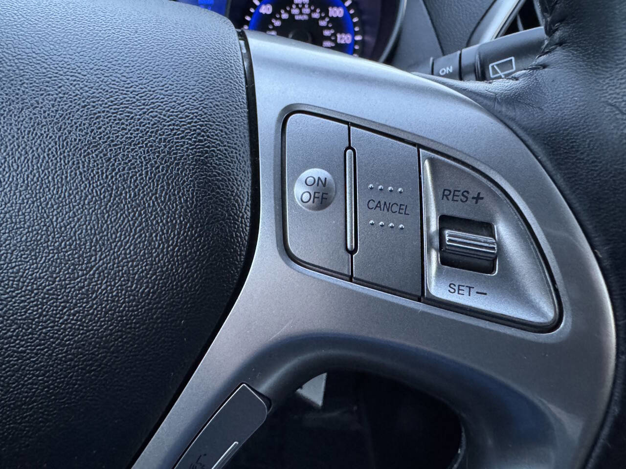 Used 2011 Hyundai Tucson Limited image 21