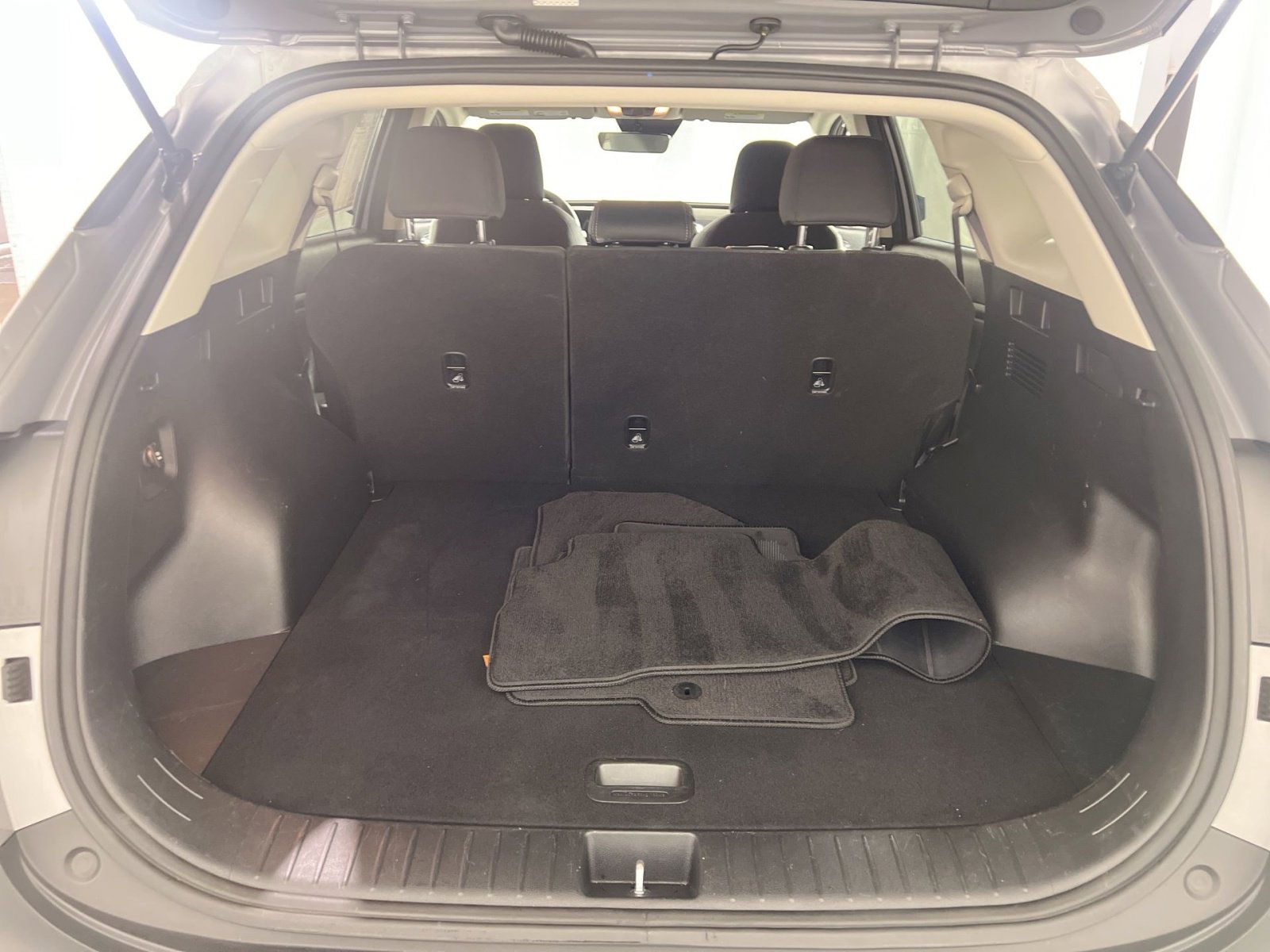 Used 2023 Kia Sportage LX image 25