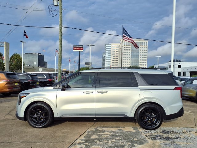 Used 2026 Kia Carnival SX w/ SX Dark Edition Package FWD image 24