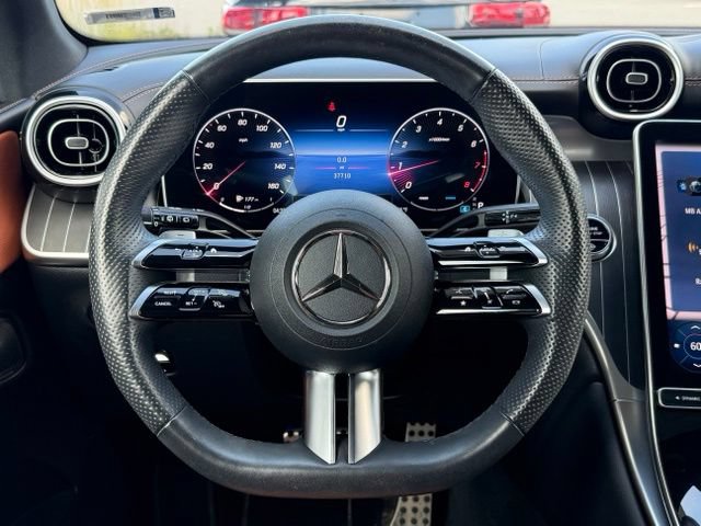 Used 2024 Mercedes-Benz GLC 300 4MATIC image 12