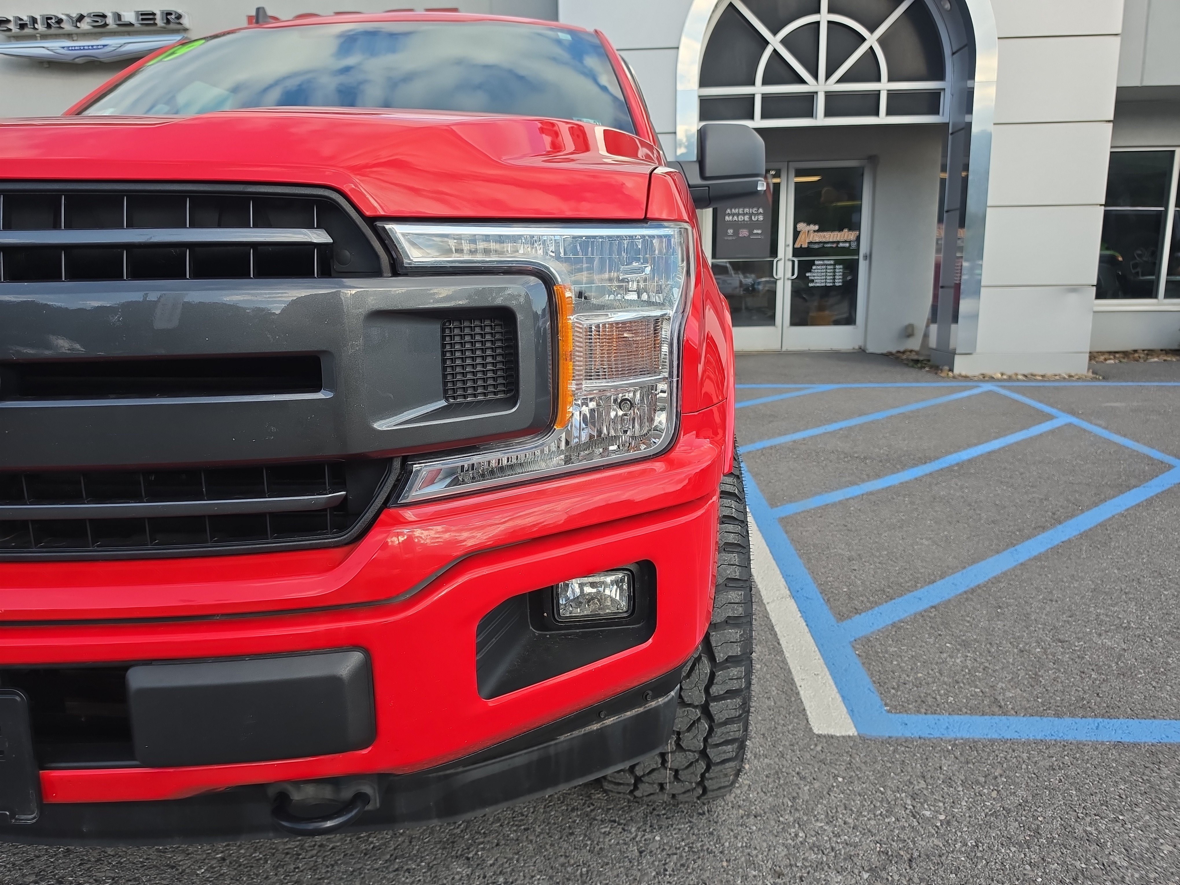 Used 2019 Ford F150 XLT w/ Equipment Group 302A Luxury AWD/4WD image 10