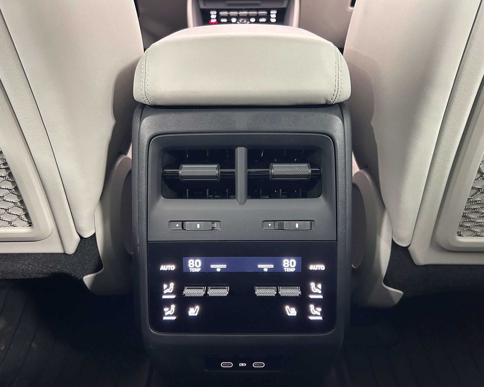 Used 2025 Porsche Macan 4S Electric image 31