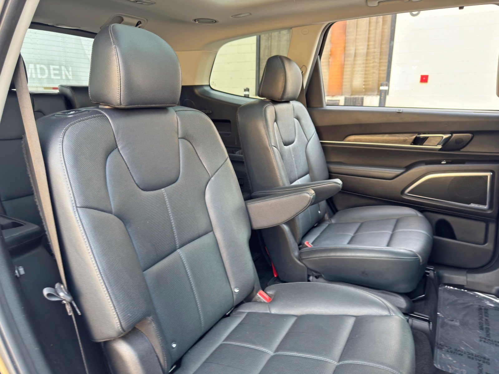 Used 2020 Kia Telluride SX w/ Towing Package FWD image 40
