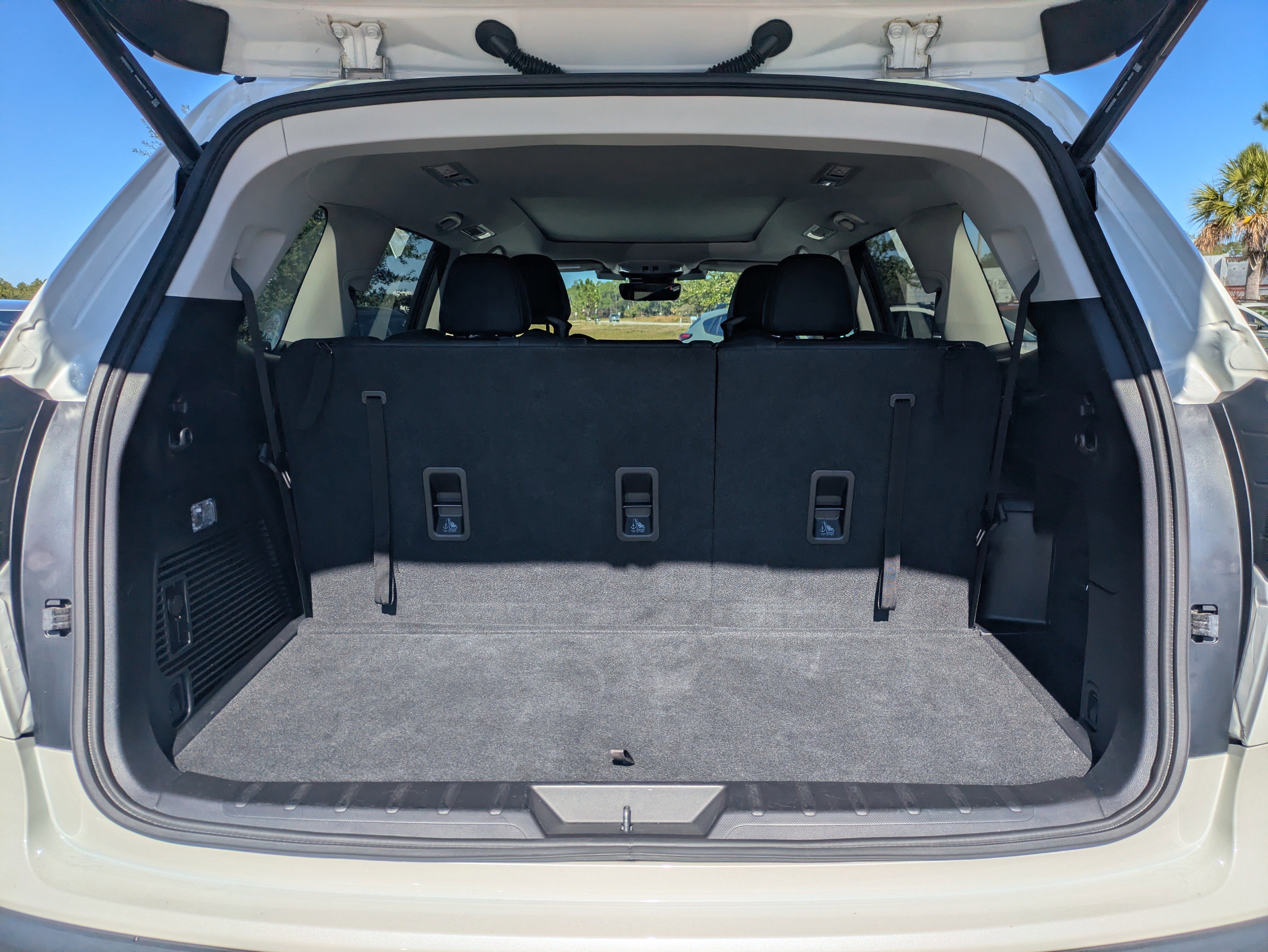 Certified 2023 Subaru Ascent Limited w/ Technology Package image 13