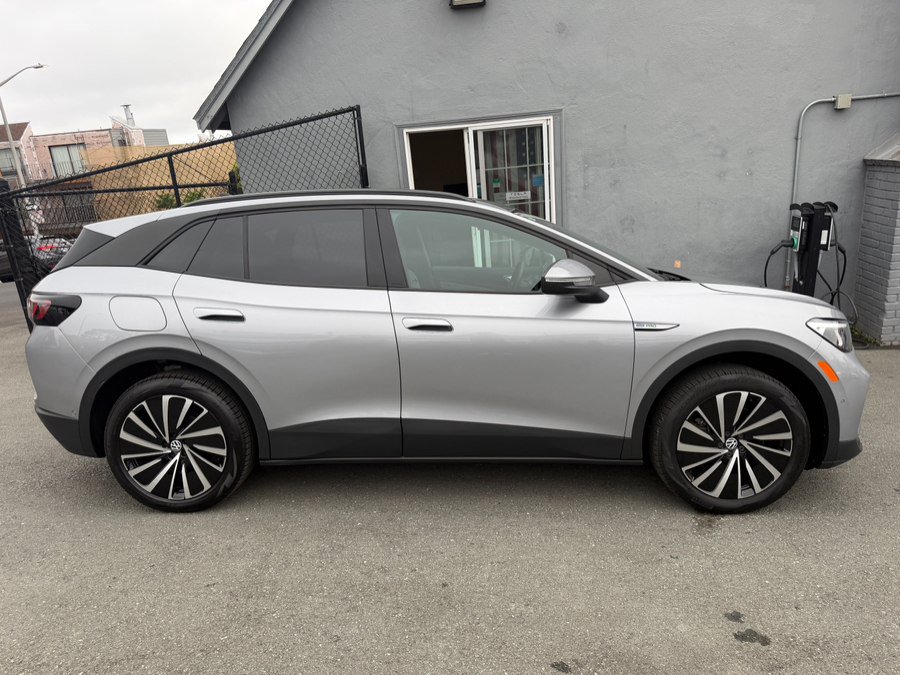 Used 2024 Volkswagen ID.4 Pro AWD/4WD image 4