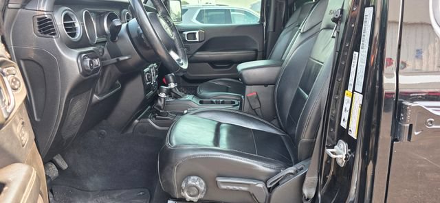 Used 2018 Jeep Wrangler Unlimited Sahara AWD/4WD image 10