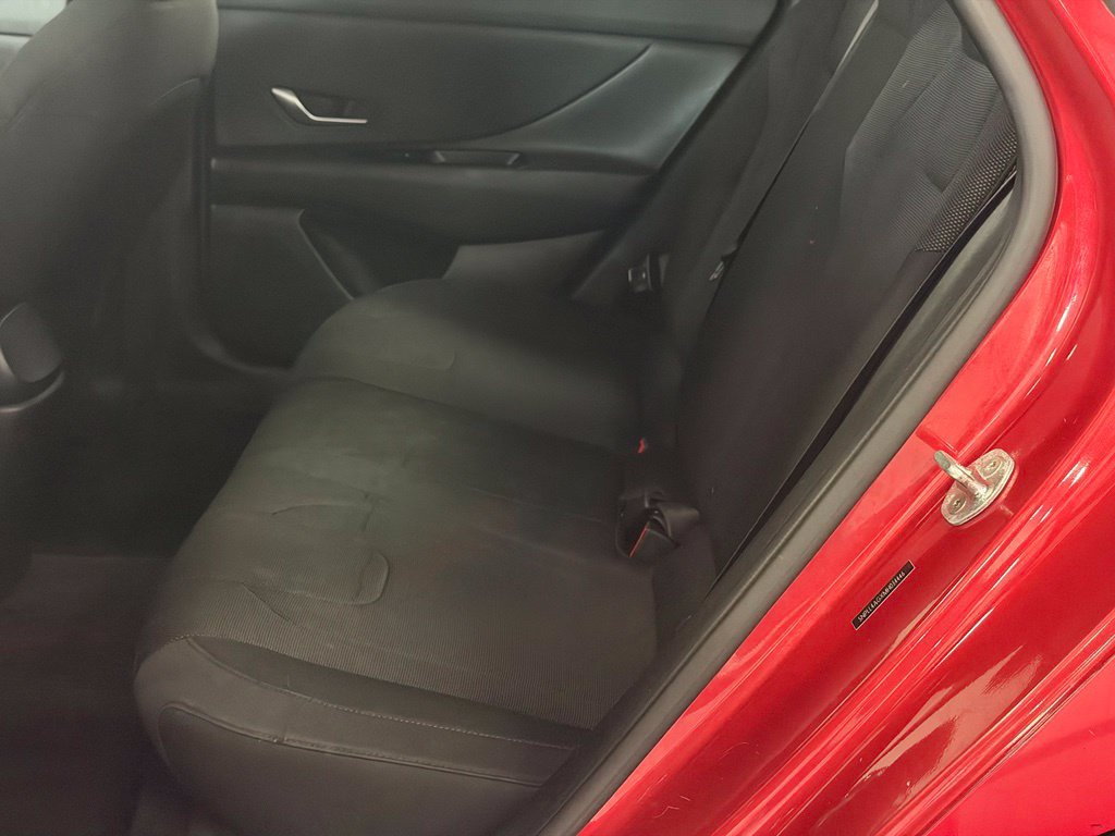 Certified 2021 Hyundai Elantra SE FWD image 21