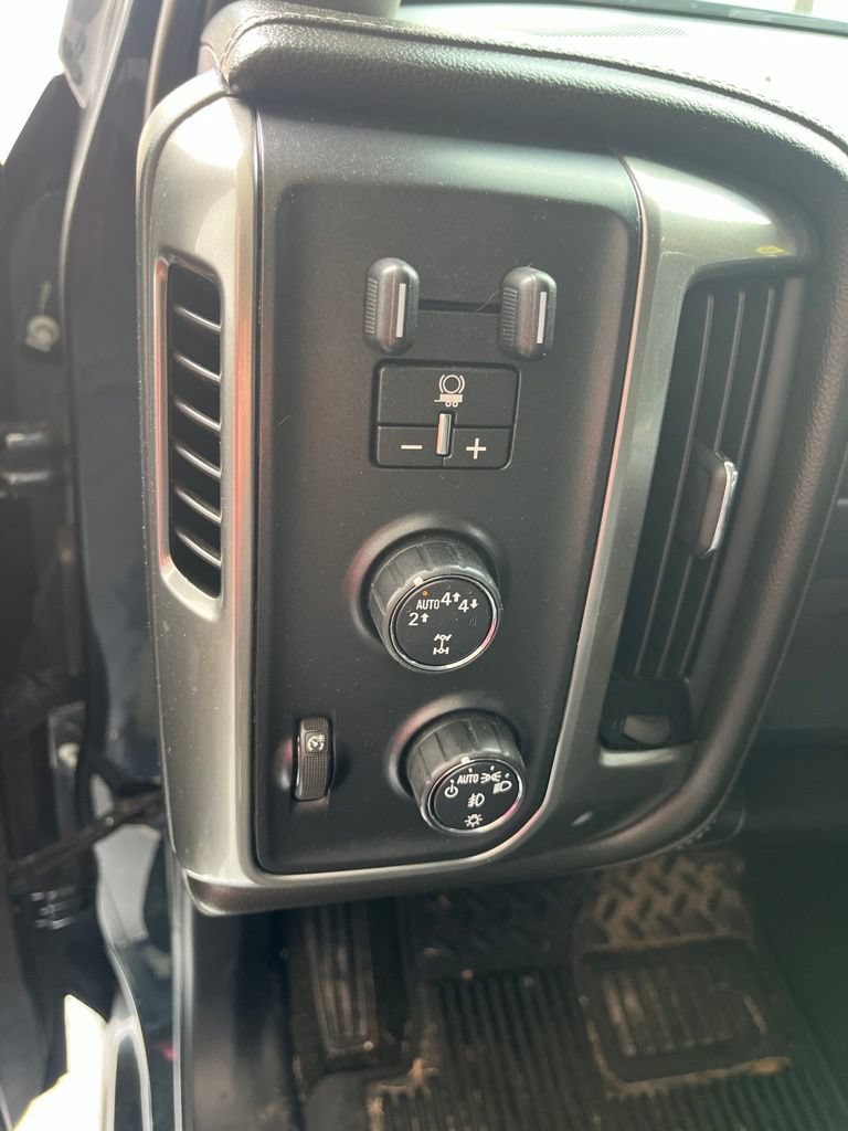 Used 2018 Chevrolet Silverado 1500 LTZ w/ Texas Edition AWD/4WD image 17