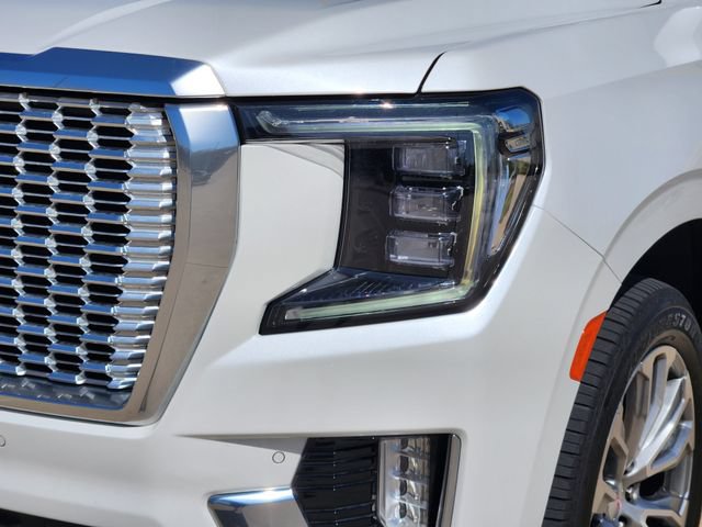 Used 2022 GMC Yukon Denali w/ Denali Premium Package AWD/4WD image 10