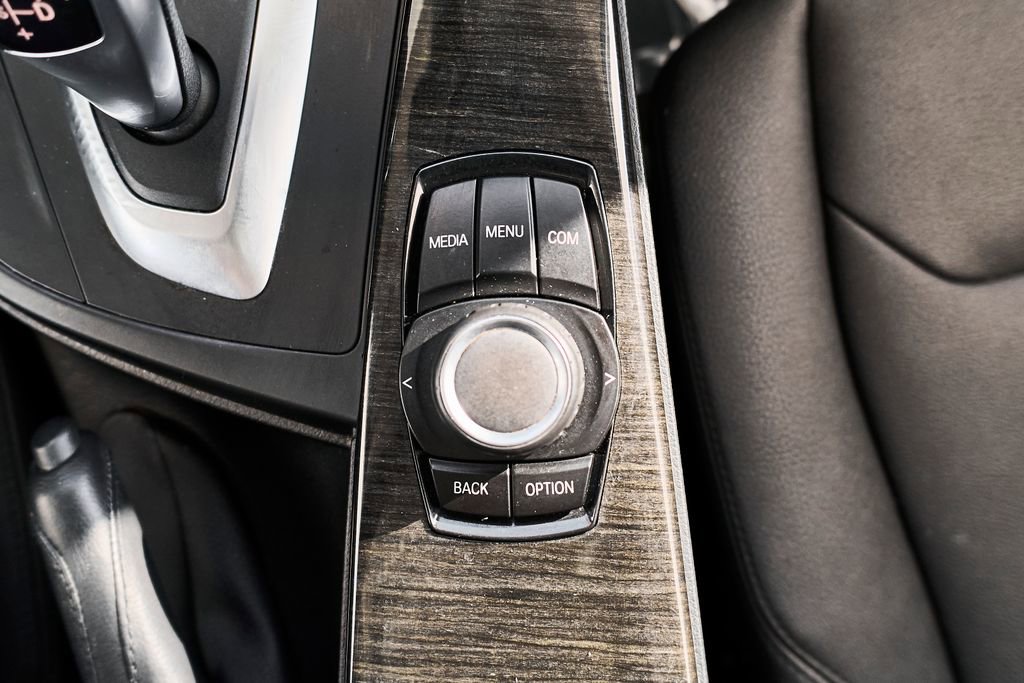 Used 2018 BMW 320i Sedan image 39