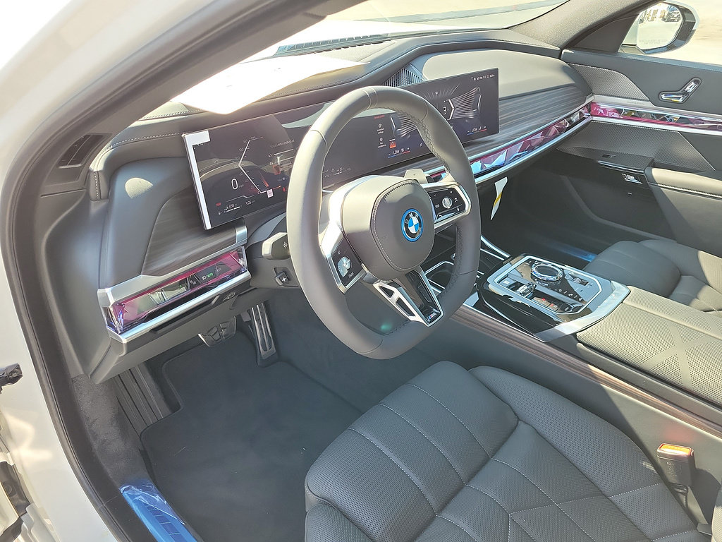 New 2026 BMW 750e xDrive w/ Premium Package AWD/4WD image 17
