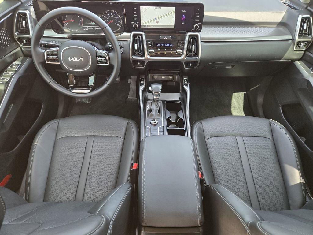Certified 2022 Kia Sorento S w/ Panoramic Sunroof Package FWD image 5