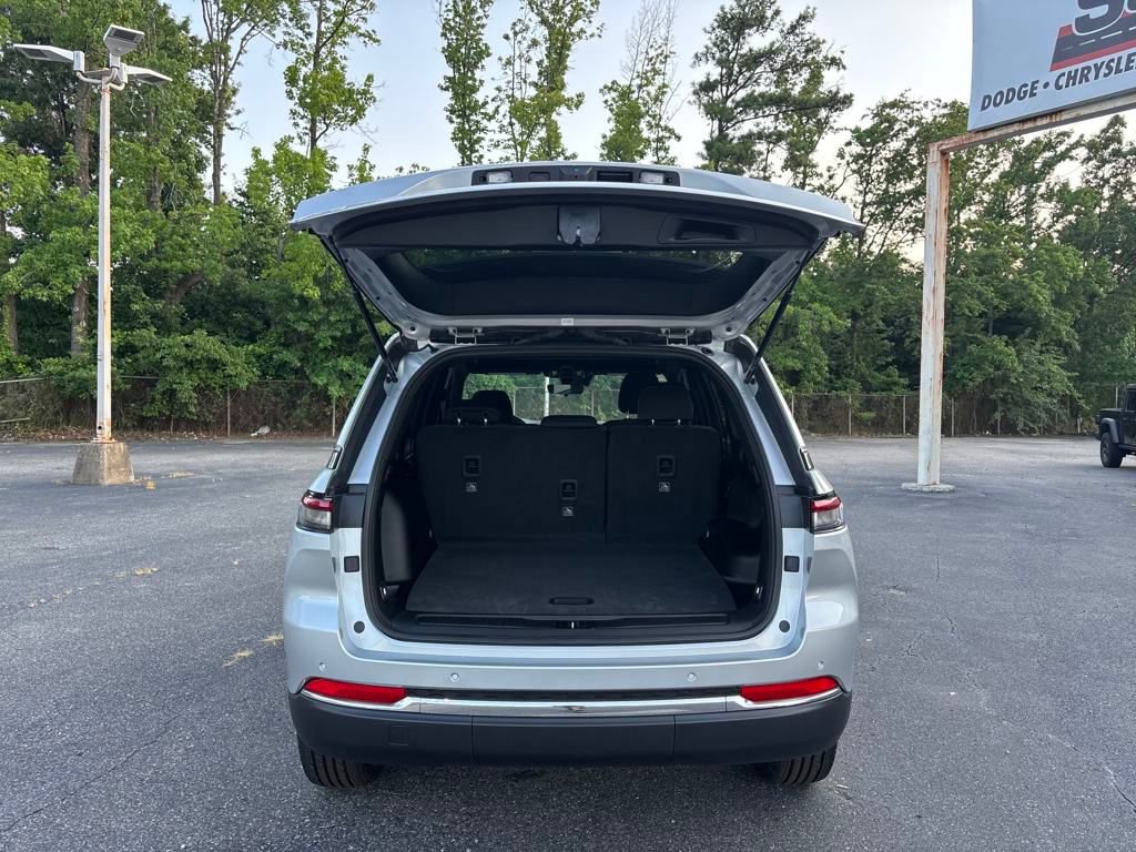 New 2024 Jeep Grand Cherokee Limited 4xe w/ Luxury Tech Group II image 7