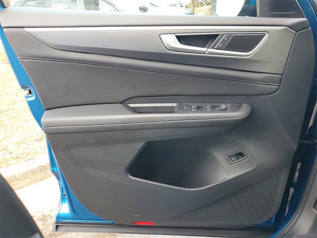 Certified 2025 Volkswagen Atlas Cross Sport SE w/ Panoramic Sunroof Package image 30