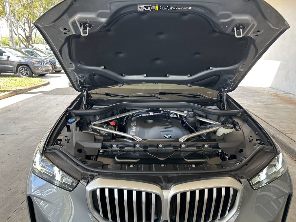 Used 2026 BMW X5 sDrive40i RWD image 12