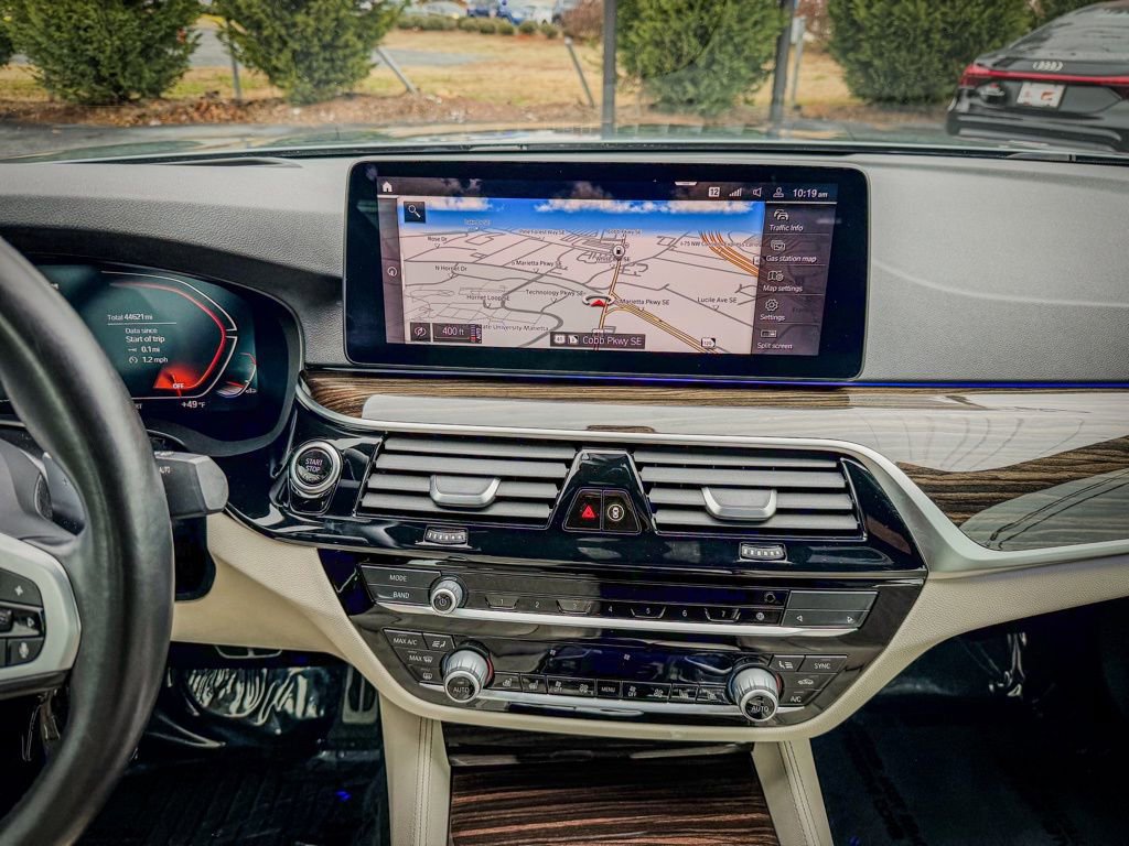 Used 2021 BMW 540i xDrive w/ M Sport Package image 12