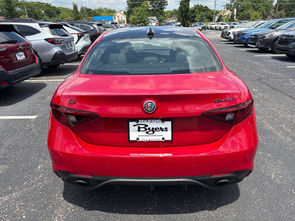 Used 2019 Alfa Romeo Giulia Ti Sport w/ Quick Order Package 22S Sport AWD/4WD image 4