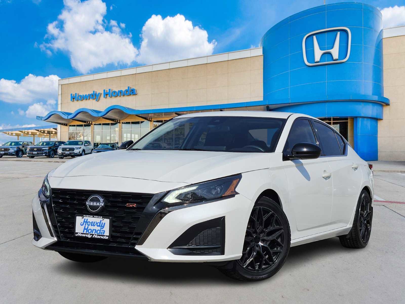 Used 2023 Nissan Altima 2.5 SR w/ SR Premium Package