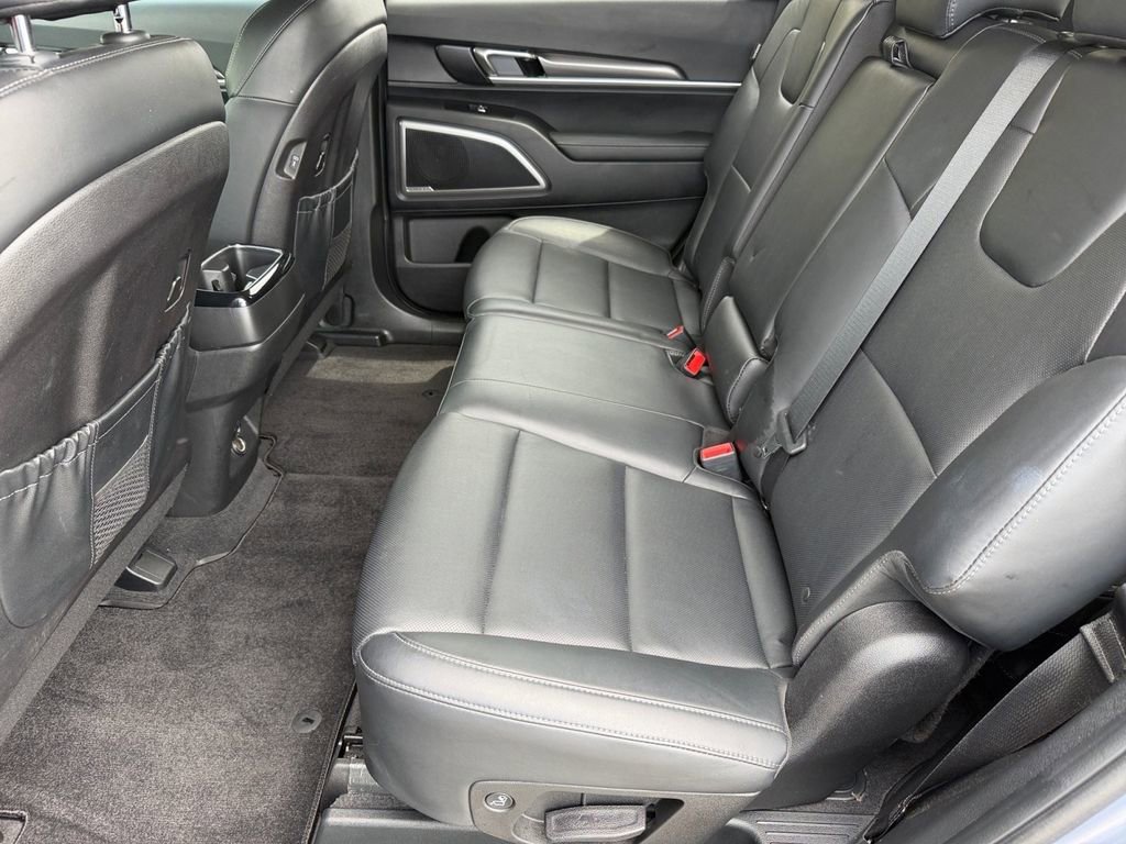 Used 2023 Kia Telluride LX FWD image 13