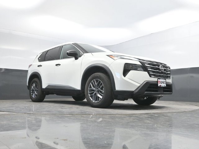 Used 2024 Nissan Rogue S FWD image 44