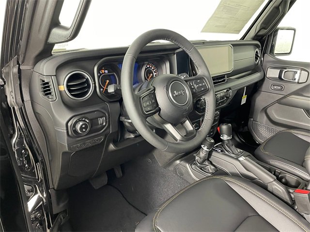 New 2025 Jeep Gladiator Sport image 2