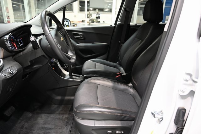 Used 2022 Chevrolet Trax LT w/ Driver Confidence Package image 9