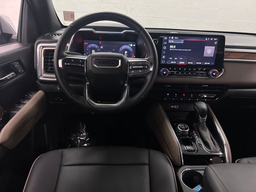 Used 2025 GMC Canyon Denali image 15