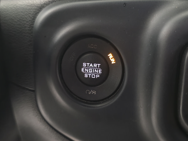 Used 2019 Jeep Wrangler Unlimited Sahara AWD/4WD image 18