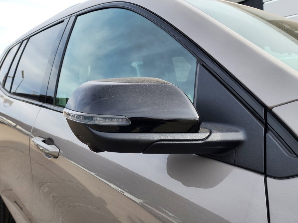 New 2026 GMC Acadia AT4 image 11