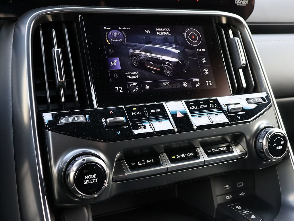 New 2026 Lexus LX 600 4WD w/ Premium Package image 24