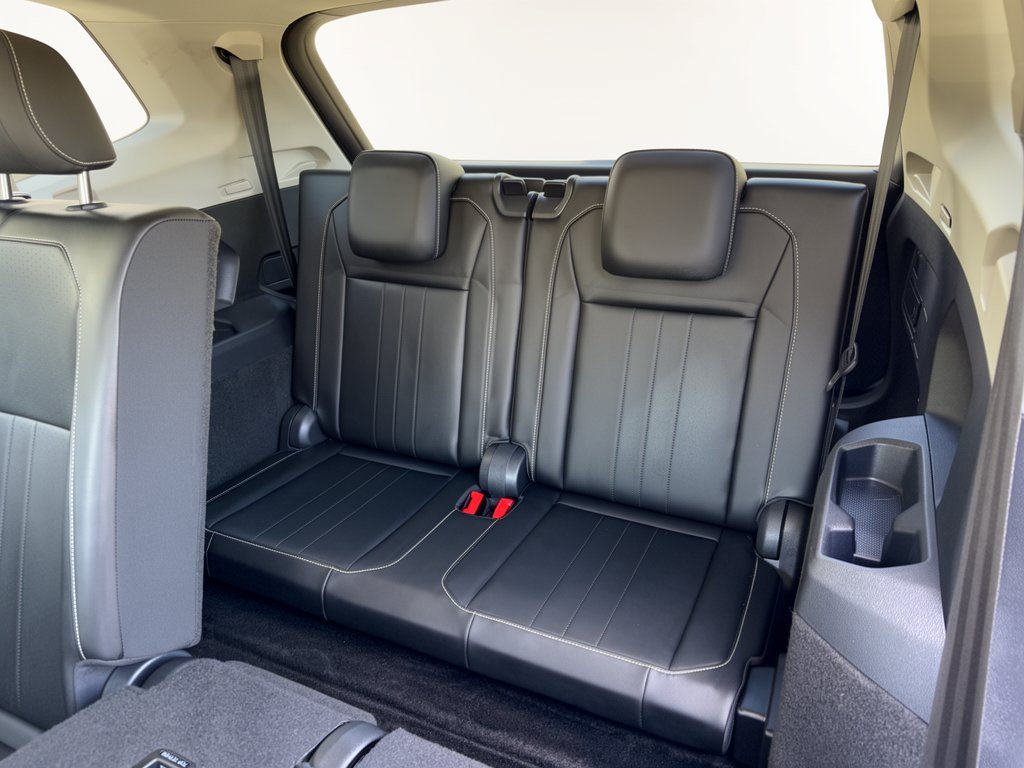 Used 2023 Volkswagen Tiguan SE FWD image 30