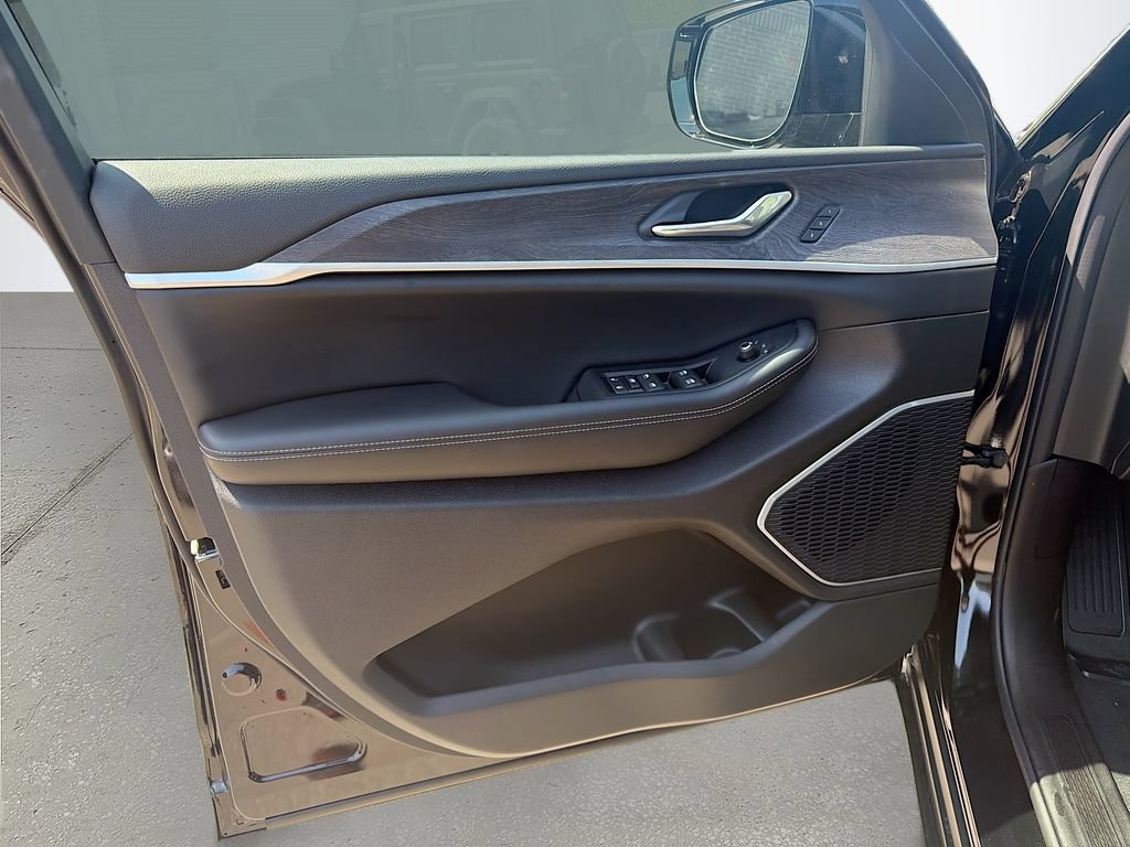 New 2026 Jeep Grand Cherokee Limited AWD/4WD image 22