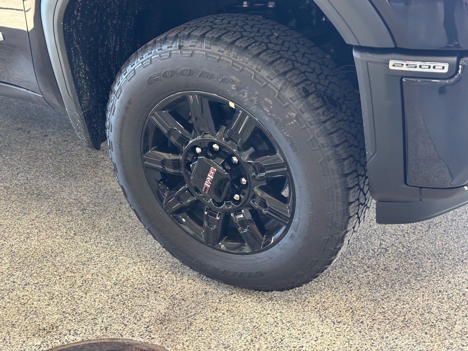 New 2026 GMC Sierra 2500 AT4 w/ AT4 Premium Plus Package AWD/4WD image 4
