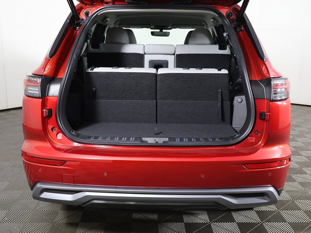 New 2025 Mitsubishi Outlander SE image 17