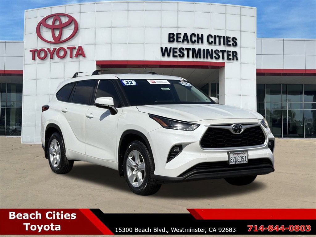 Certified 2022 Toyota Highlander LE image 1
