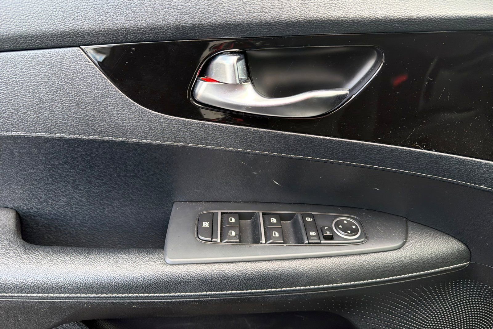 Used 2019 Kia Forte S w/ S Premium Package image 11