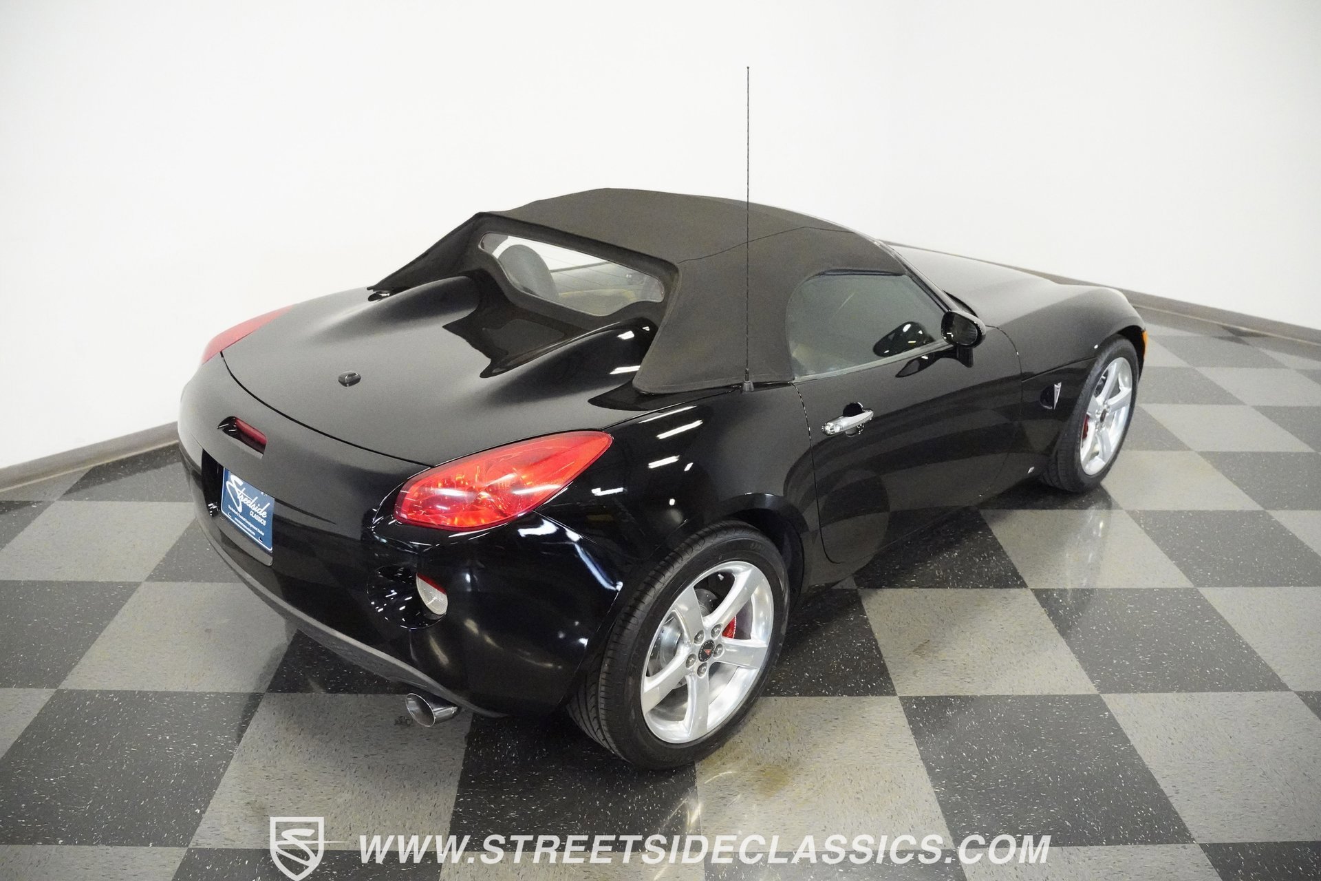 Used 2006 Pontiac Solstice Convertible w/ Premium Package image 39