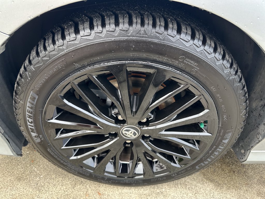 Used 2018 Toyota Camry XLE FWD image 26