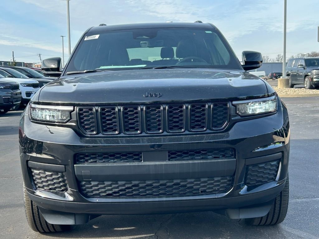 New 2025 Jeep Grand Cherokee L Altitude image 2