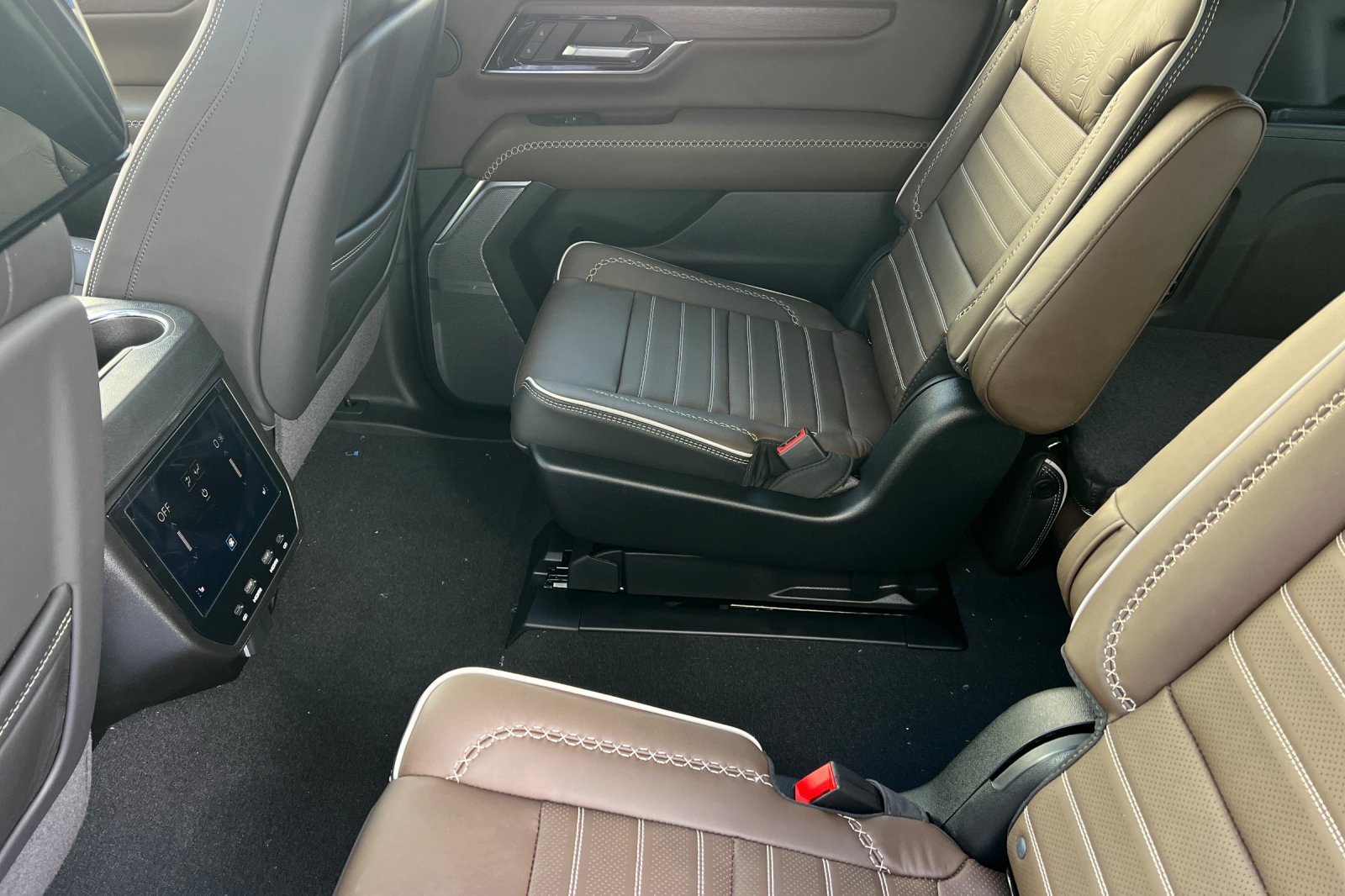 New 2026 GMC Yukon XL Denali Ultimate AWD/4WD image 11